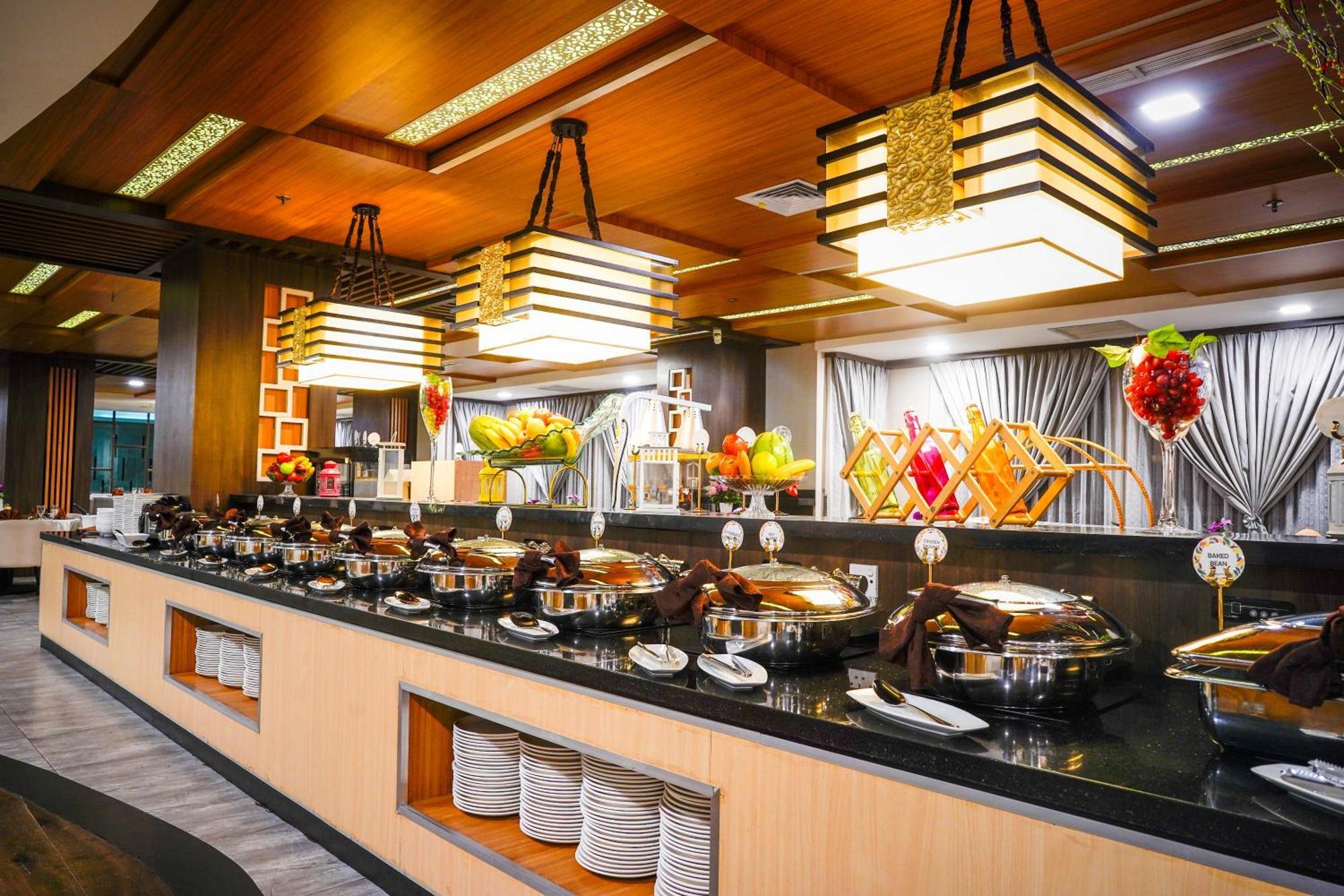 Nagoya Hill Hotel Batam Экстерьер фото