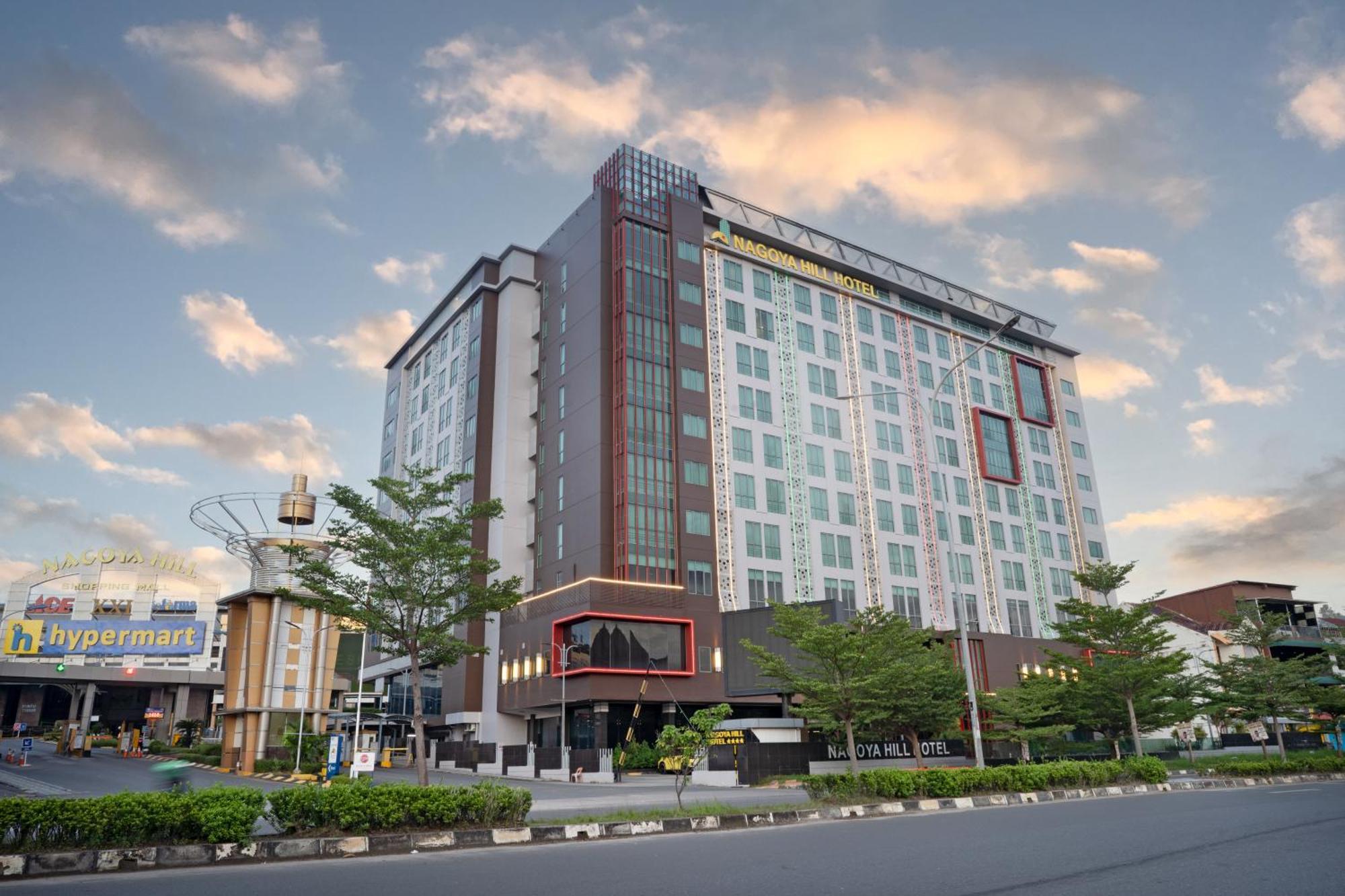 Nagoya Hill Hotel Batam Экстерьер фото