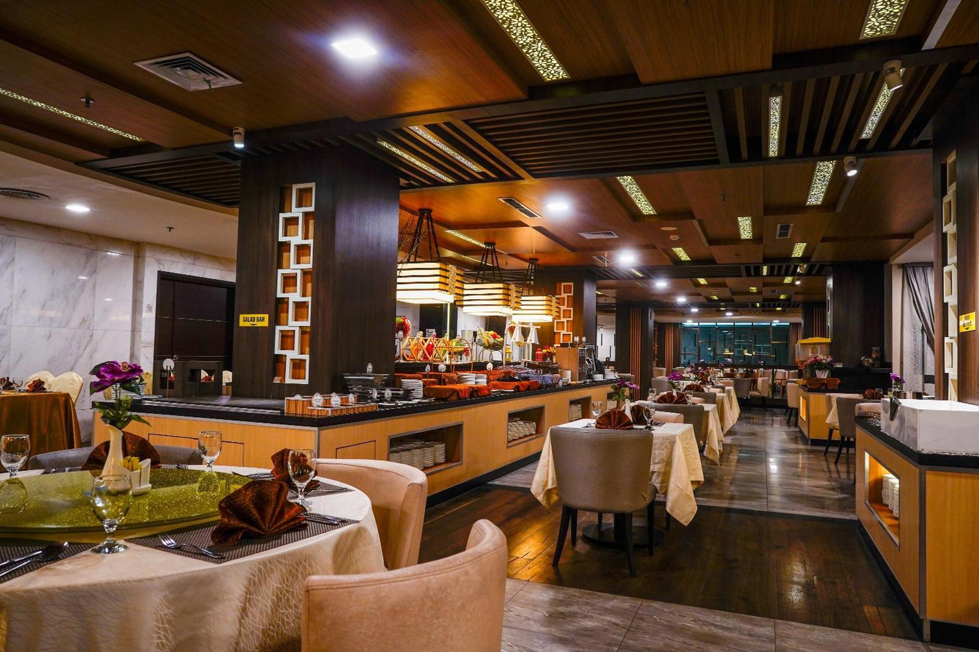 Nagoya Hill Hotel Batam Экстерьер фото
