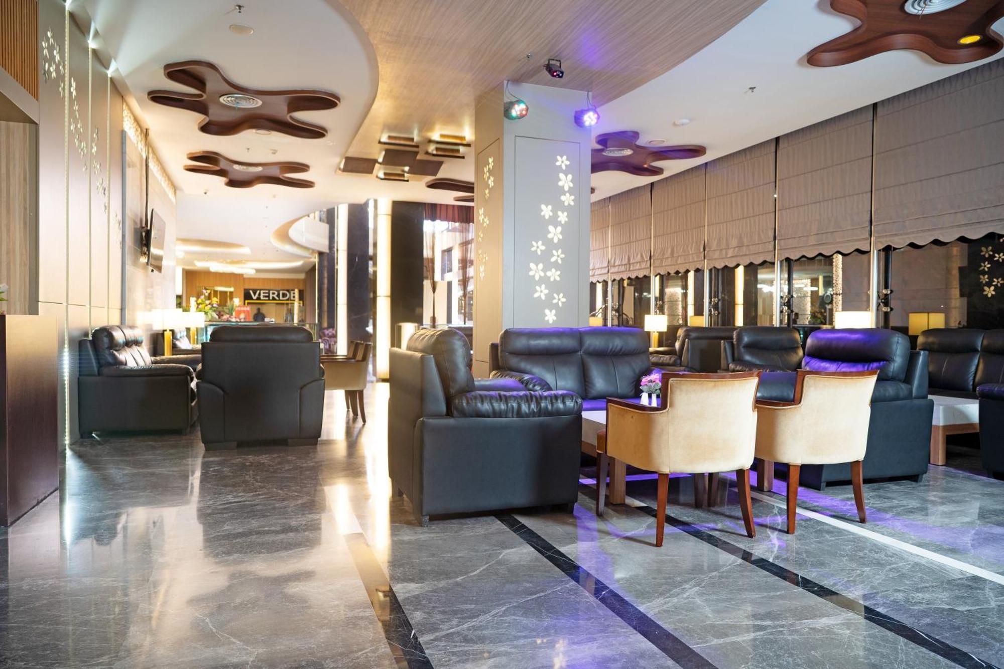 Nagoya Hill Hotel Batam Экстерьер фото