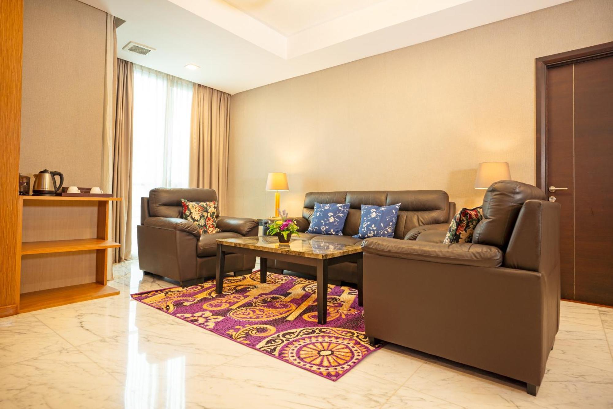 Nagoya Hill Hotel Batam Экстерьер фото