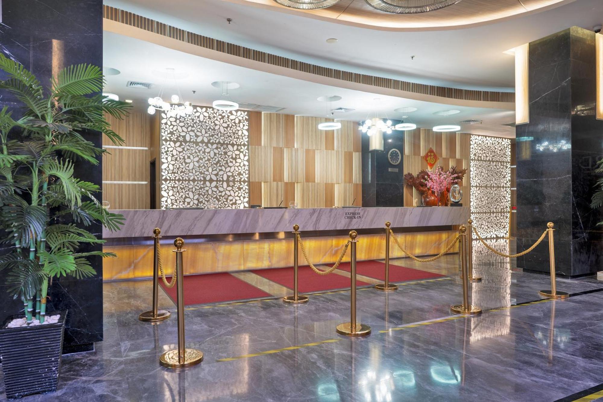 Nagoya Hill Hotel Batam Экстерьер фото