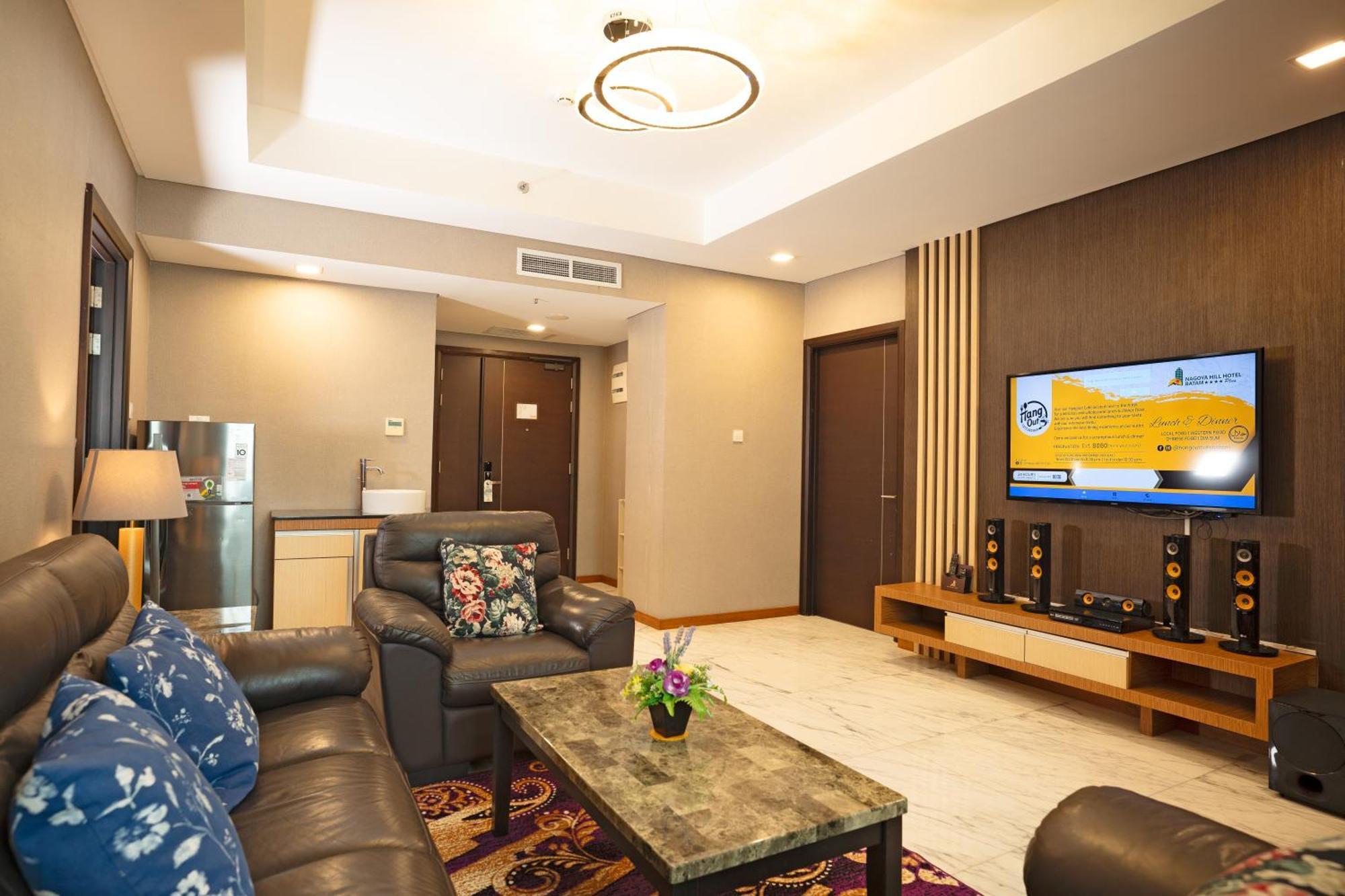 Nagoya Hill Hotel Batam Экстерьер фото