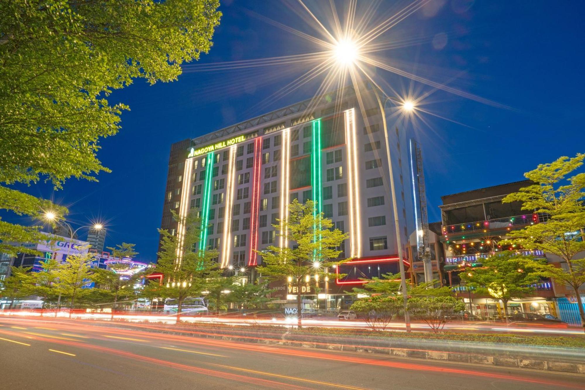 Nagoya Hill Hotel Batam Экстерьер фото