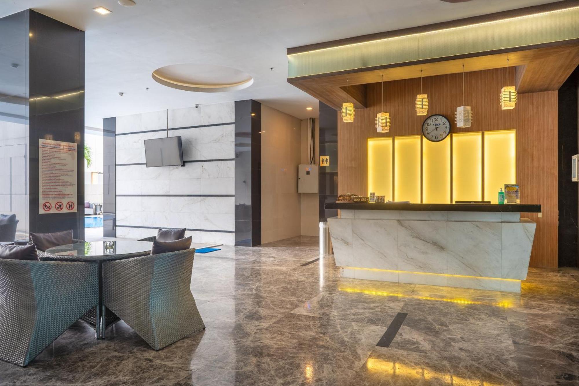 Nagoya Hill Hotel Batam Экстерьер фото