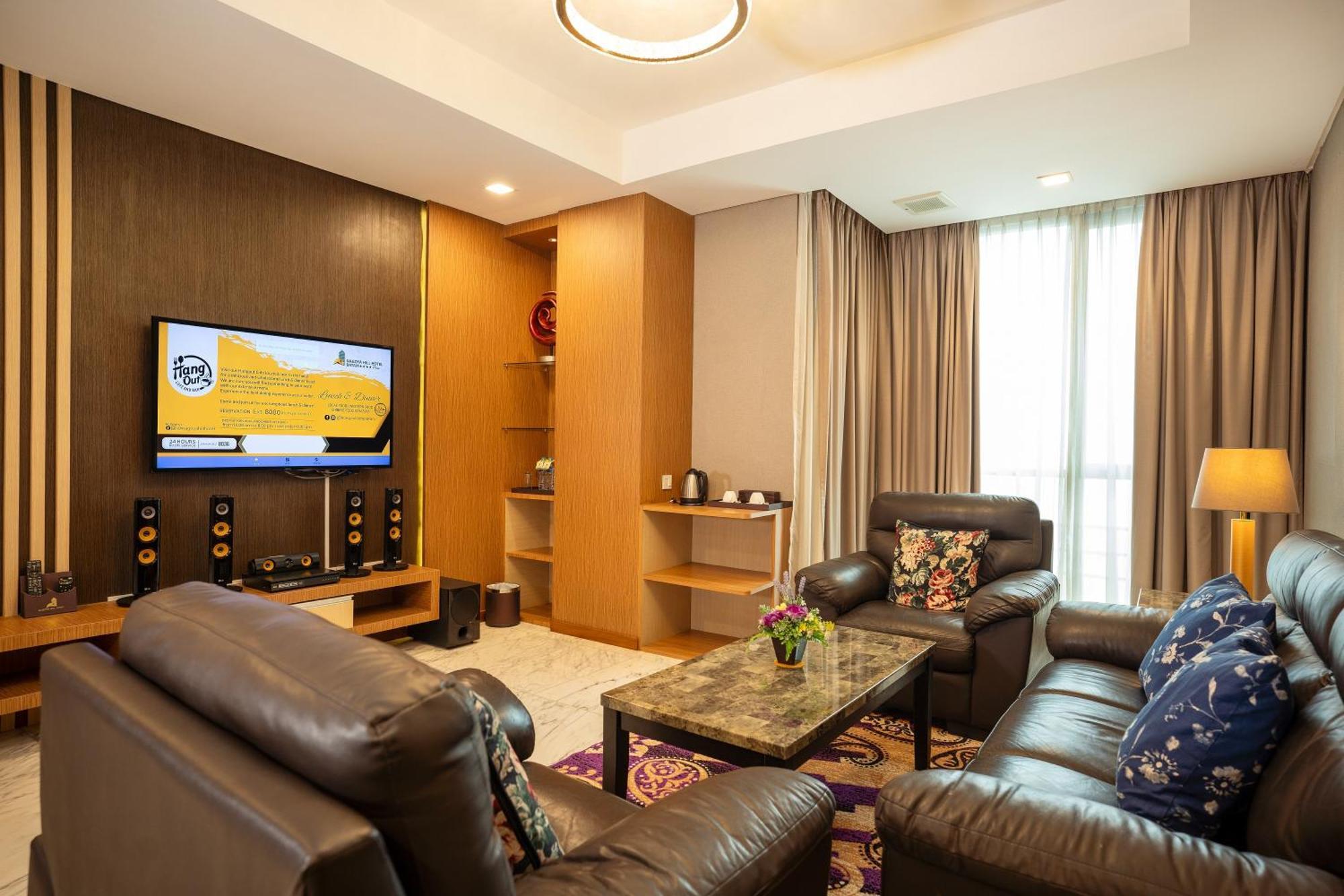 Nagoya Hill Hotel Batam Экстерьер фото