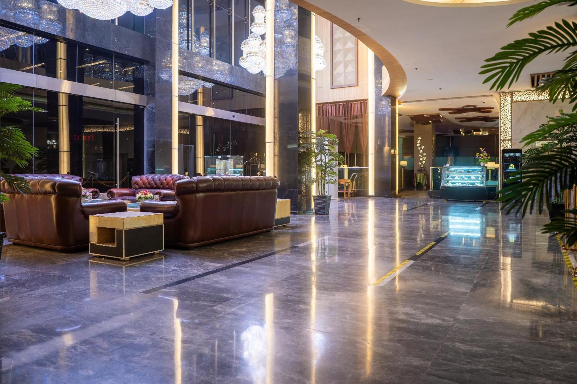 Nagoya Hill Hotel Batam Экстерьер фото