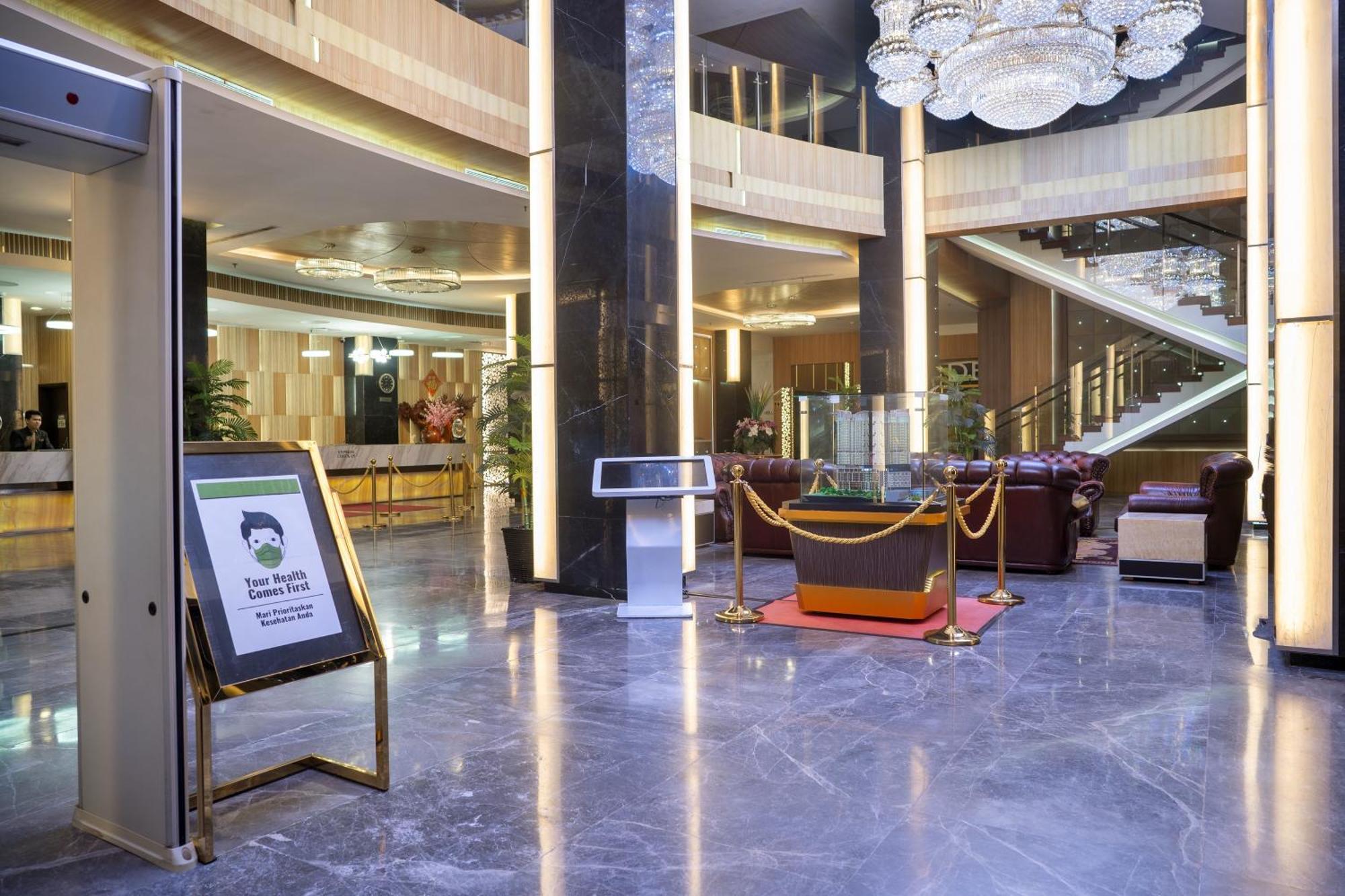 Nagoya Hill Hotel Batam Экстерьер фото