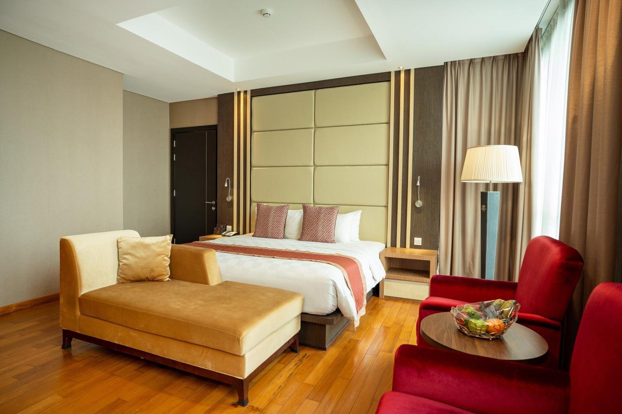 Nagoya Hill Hotel Batam Экстерьер фото