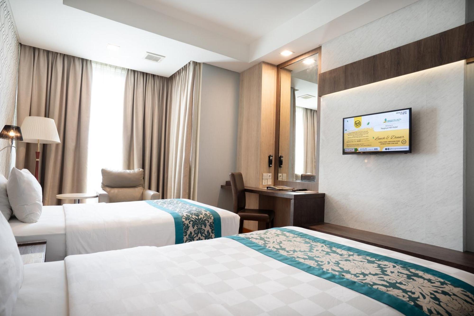 Nagoya Hill Hotel Batam Экстерьер фото