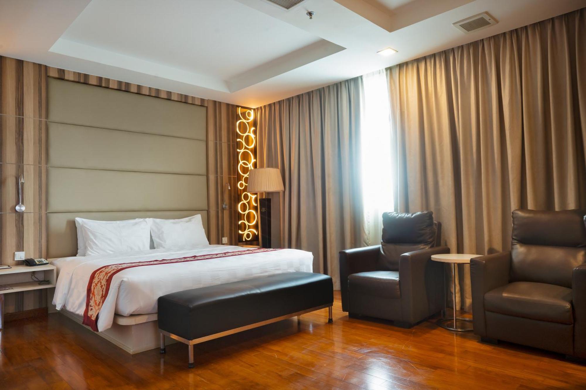 Nagoya Hill Hotel Batam Экстерьер фото