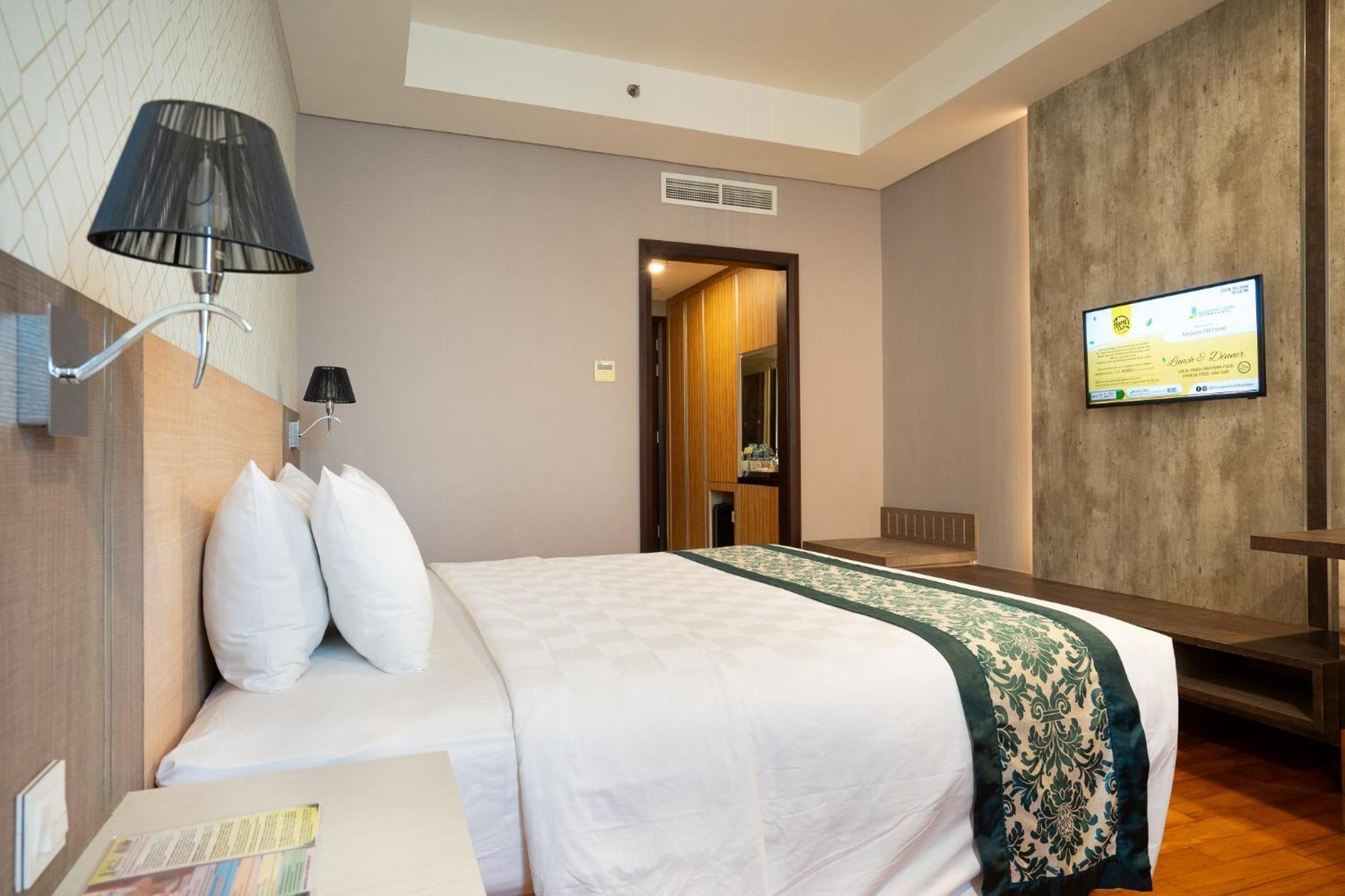 Nagoya Hill Hotel Batam Экстерьер фото